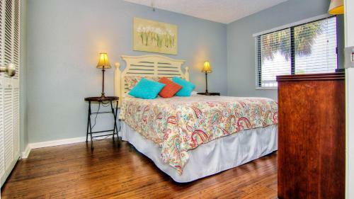 Sand Castle North 201 By Teeming Vacation Rentals