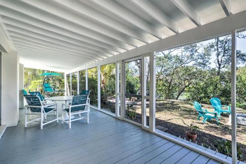 Tropical Waterfront Home Central Location!