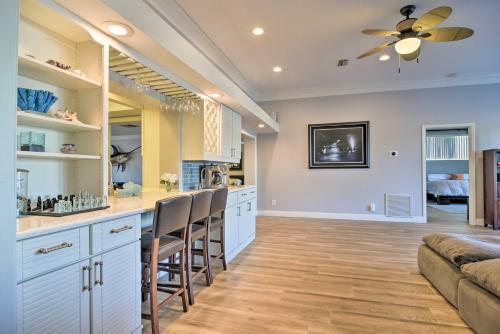 Chic Waterfront House With Pool, Spa And Dock!
