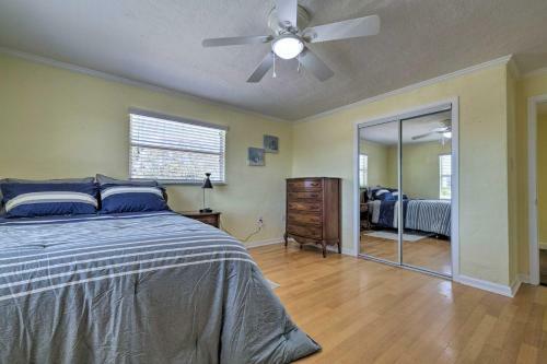 Spacious Canalfront Home With Kayaks 1 Mi To Beach!