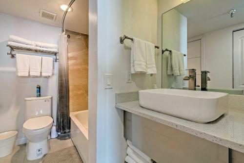 Apartamento Hudson Resort Condo With Private Beach Access!