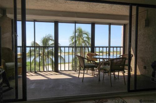 Eden House 306 By Kathy Nesbit Vacations