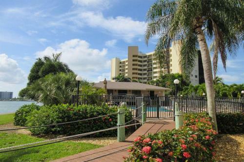 Harbour Pointe North 725 By Kathy Nesbit Vacations