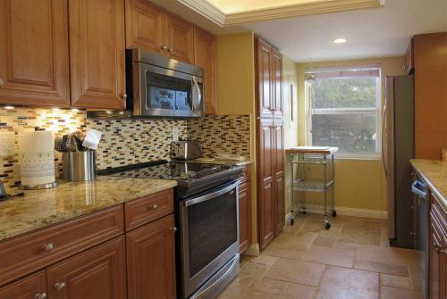 Eden House 206 By Kathy Nesbit Vacations