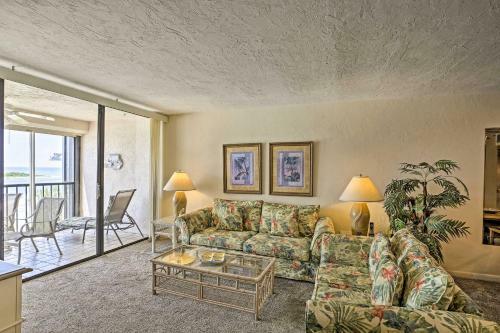 Apartamento Beachfront Condo With Pool Access And Gulf Views!