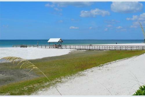 David's Estero Beach & Tennis Condo