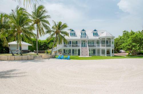 Pineapple Beach By Florida Keys Luxury Rentals