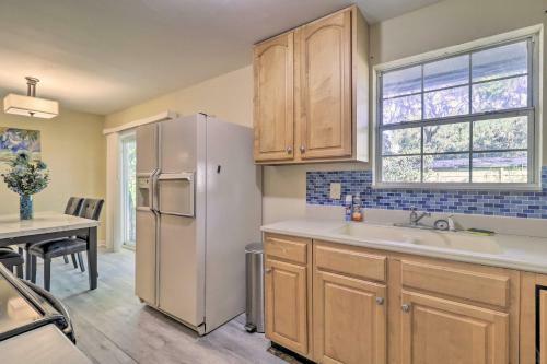 Jacksonville Beach Getaway With Private Yard!