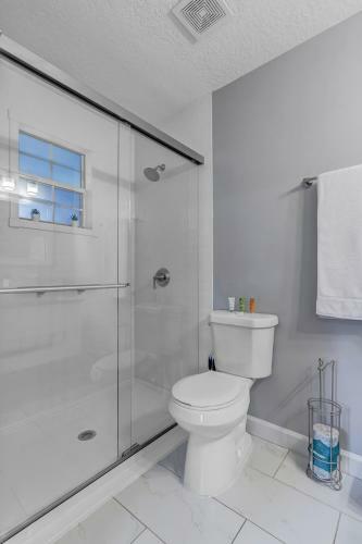 Beachy Getaway - 2 Minutes From The Ocean!