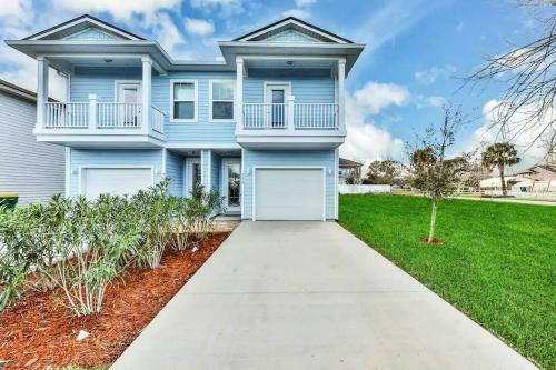 Pet Friendly, Spacious, 5 Blocks From Jax Beach!!!