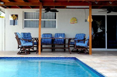 Tropical Oasis* Private Pool*lakehouse