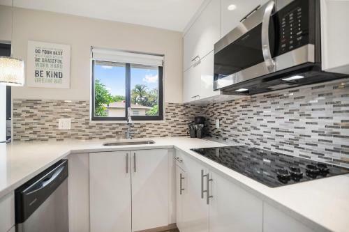 Apartamento Alani Bay Deluxe Condos