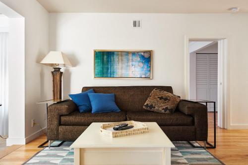 3 Bedrooms Apartment Step From The Beach