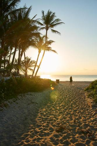 3 Bedrooms Apartment Step From The Beach