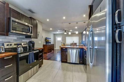 Hostal Stylish Duplex Apartment On Canal