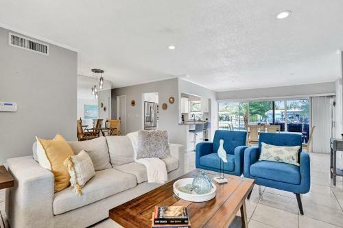 Palm Breeze Waterfront Delight