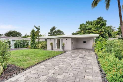 Tropical Oasis, Pool, Hot Tub, +guest House 10 Ppl