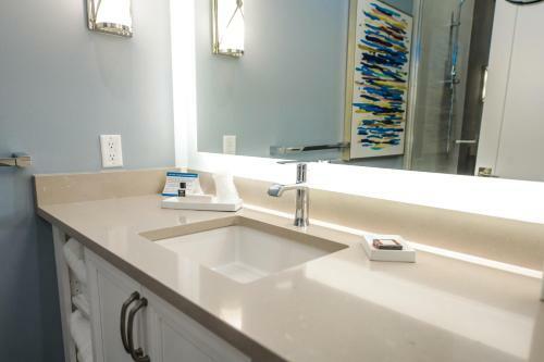 Hotel Anna Maria Beach Resort