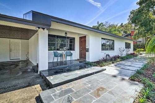 Mid-century Modern Escape In Central Lakeland
