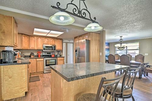 Idyllic Largo Escape With Private Pool And Lanai!