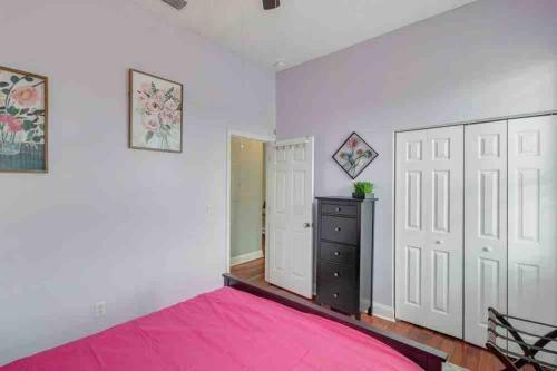 Stylish 2 Br Apartment - Perfect For Relaxing!