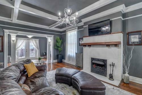 Luxurious Mansion In Historic Springfield!!!