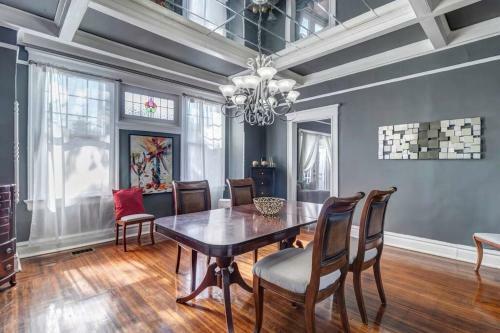 Luxurious Mansion In Historic Springfield!!!