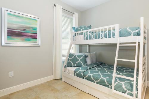 Villa 5 Bed Home At Solterra Resort 5381