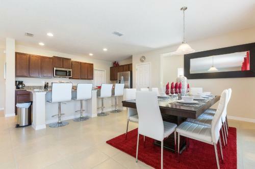 Villa 5 Bed Home At Marbella 125