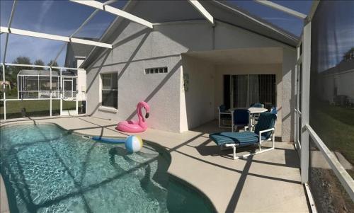 10 Sonja House