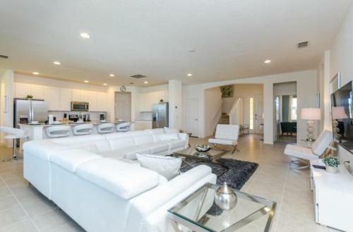 Terrace Ridge Offer Free Pool Cabanas