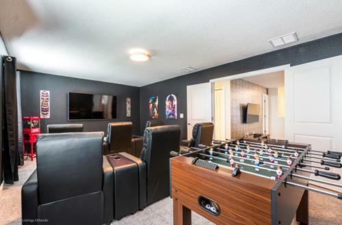 Champion Gates 8bed Cinema Room