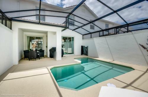 Paradise Champion Gates Penthouse