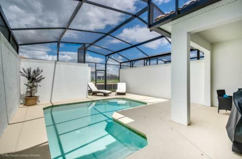 Paradise Champion Gates Penthouse