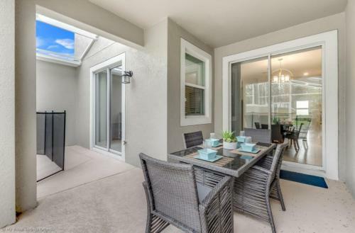 Paradise Champion Gates Penthouse