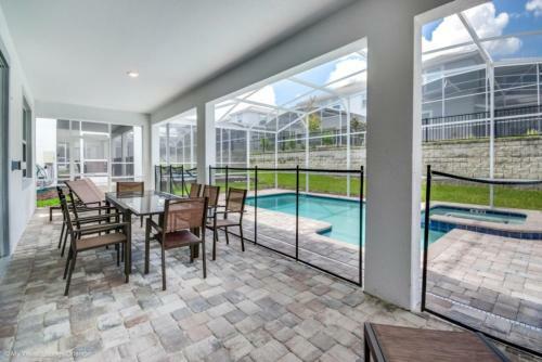 Multiple Rooms With Free Access To Water Park Resort