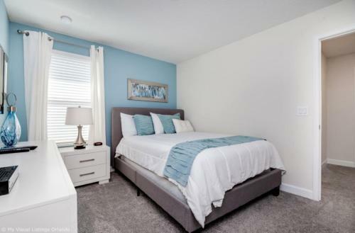 Extravaganza Elegant 8 Bed In Champion Gate