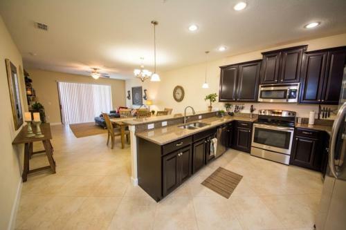 Snow Birds Dream Home Luxury Resort! Townhouse
