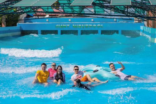 White Rock Waterpark And Beach Hotel