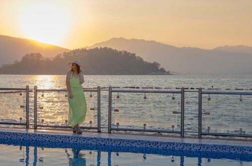 White Rock Waterpark And Beach Hotel