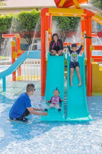 White Rock Waterpark And Beach Hotel
