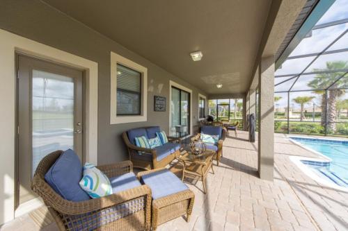Champions Gate Home With Large Pool Spa! Home