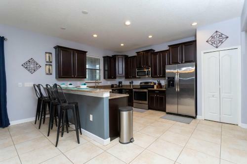 Superior Home With Private Pool, Spa, Grill And More! 9027