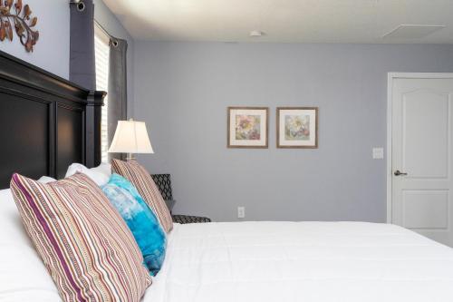 Superior Home With Private Pool, Spa, Grill And More! 9027