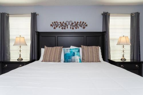 Superior Home With Private Pool, Spa, Grill And More! 9027