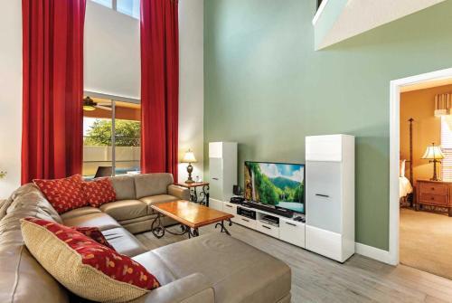 Villa Solana Circle