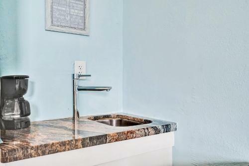 Hotel Beach Front Suite At Hollywood Beach Resort, Direct Beach Access, Swimming Pool