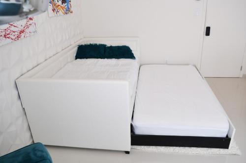 Renovated Luxury Studio Apartment In Downtown! 27