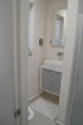 Renovated Luxury Studio Apartment In Downtown! 29