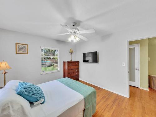 Supervilla - 3br/1ba - Pool - 5 Mins To Beach